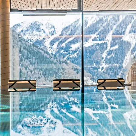Chalet Gradonna Mountain Resort-1 *