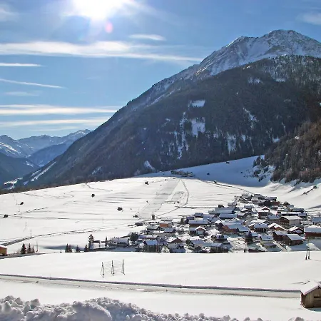 Chalet Gradonna Mountain Resort-1 *